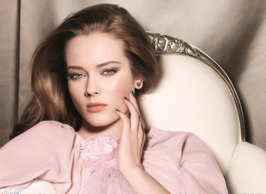 ����-��ɽ�е���Ů