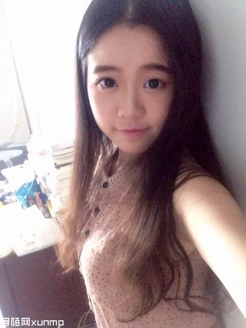 ��һ���Ը���ΪĿ��,�Խ�ǮΪ������̸̸����������ͬ��С����.