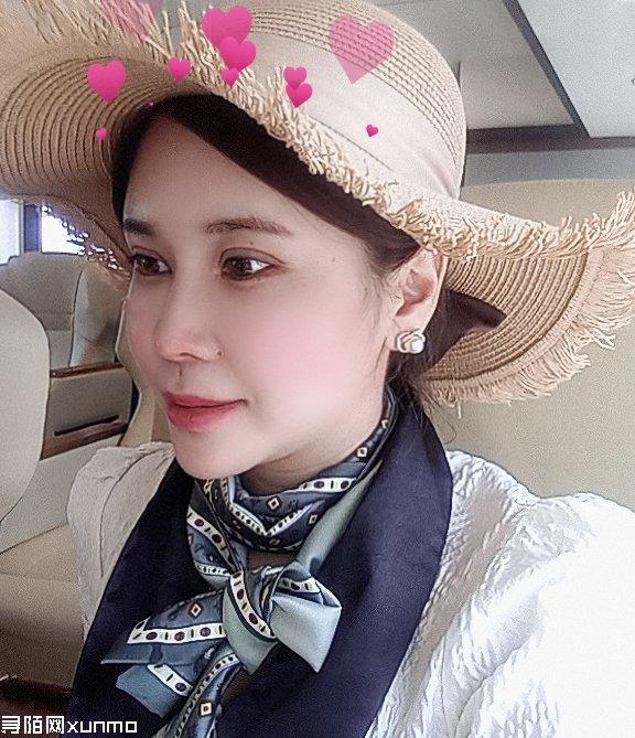 ��һ��Ů�����Ѷ��ѹأ������