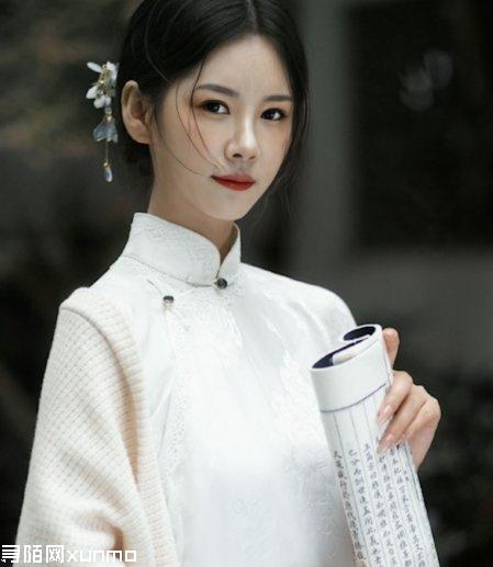 �����崿��ѧ����Ů����