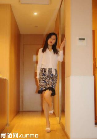 ��������������Ů������