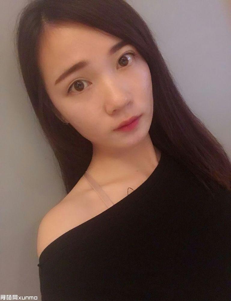 ���Ϻ���22����Ů���ѣ��ͽ���С����